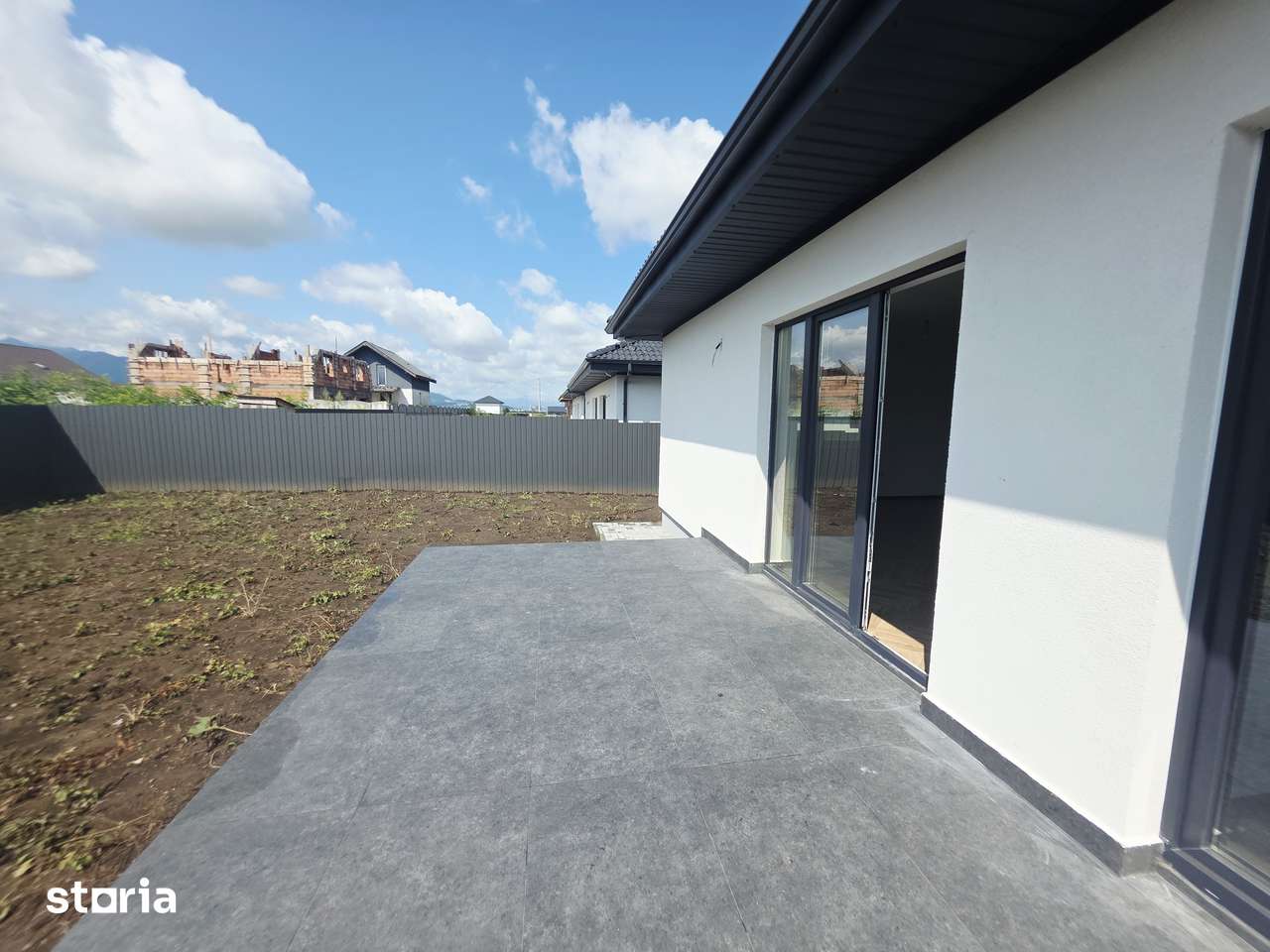 Vand casa noua 4 camere si mansarda Izvor Tarlungeni