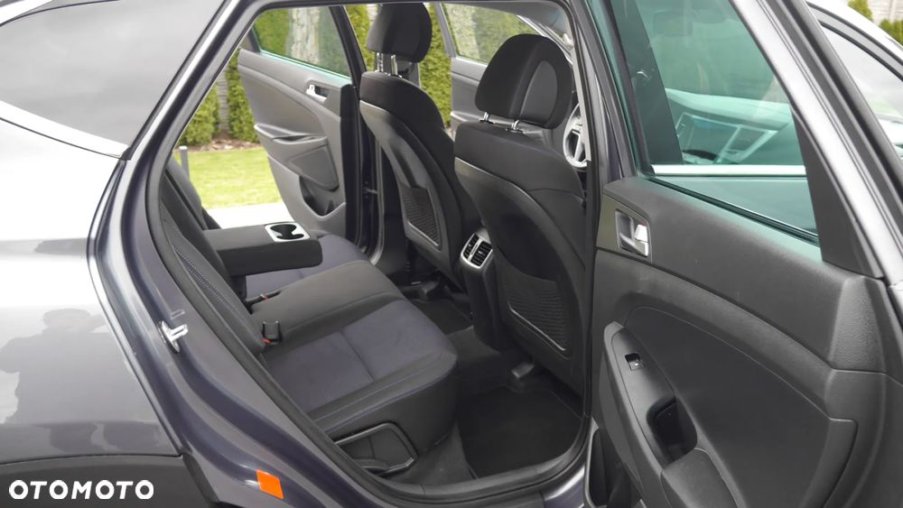 Hyundai Tucson blue 1.7 CRDi 2WD Intro Edition - 26