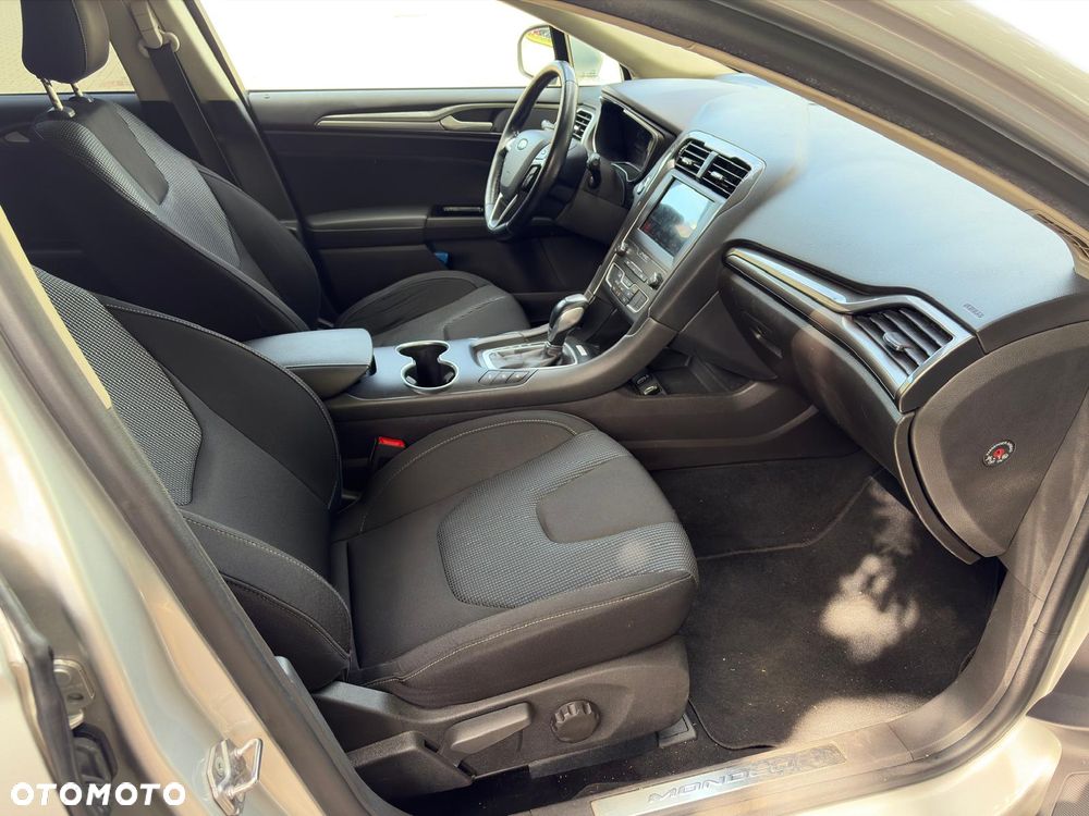 Ford Mondeo 2.0 Hybrid Titanium - 16