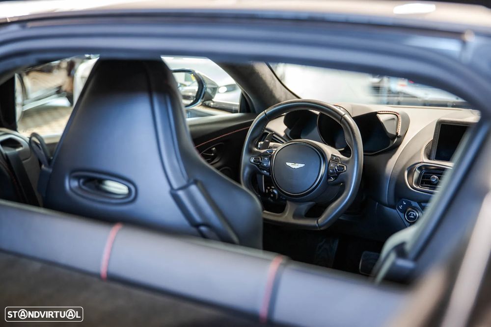 Aston Martin Vantage Coupe V8 - 21