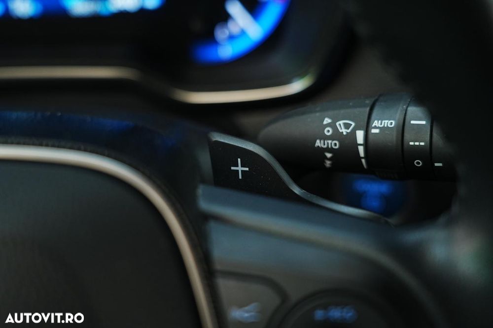 Toyota Corolla 2.0 Hybrid Touring Sports Comfort - 15