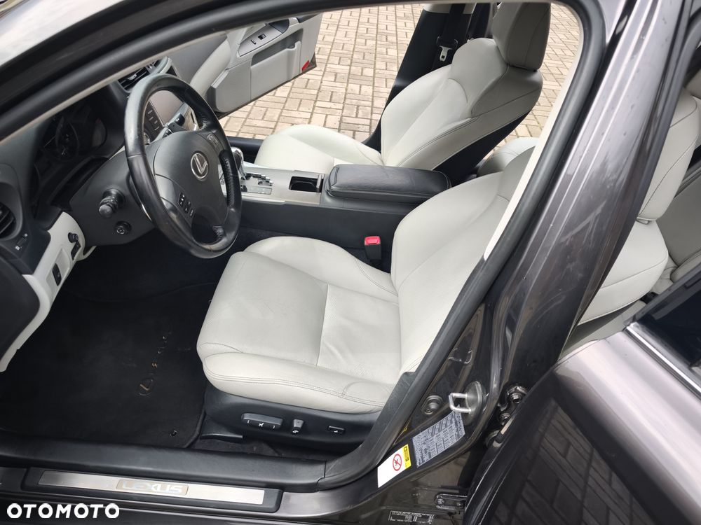 Lexus IS 250 Luxury Line - 35