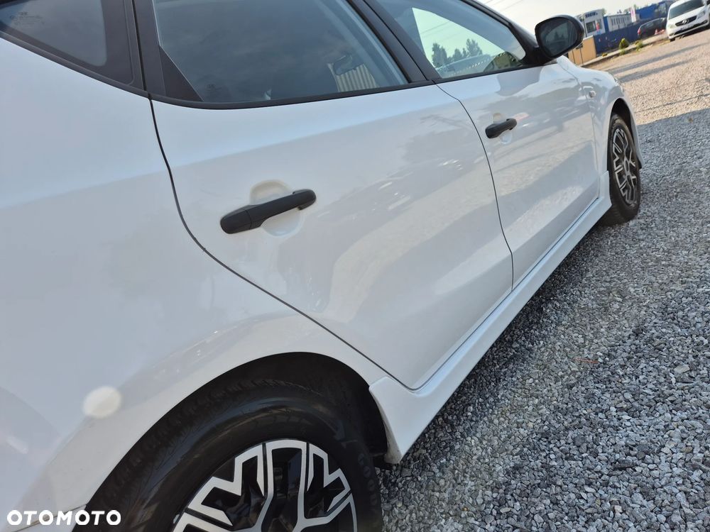 Hyundai i30 1.4 Blue Comfort - 23