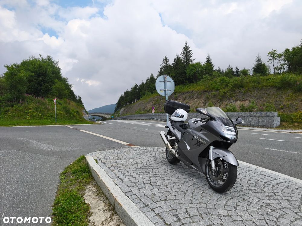 Honda CBR - 1
