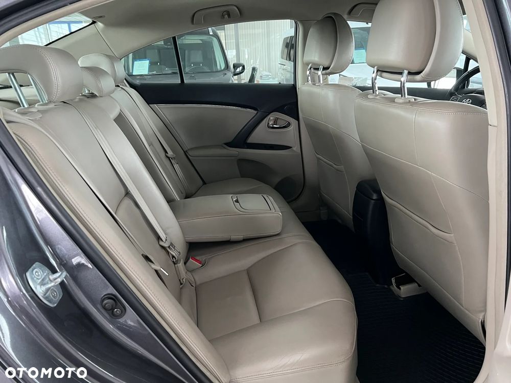 Toyota Avensis 2.0 Prestige NAVI MS - 37