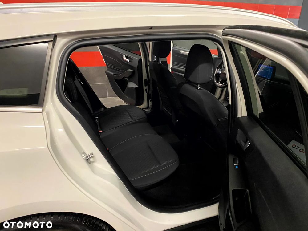 Ford Focus 2.0 EcoBlue Titanium - 26