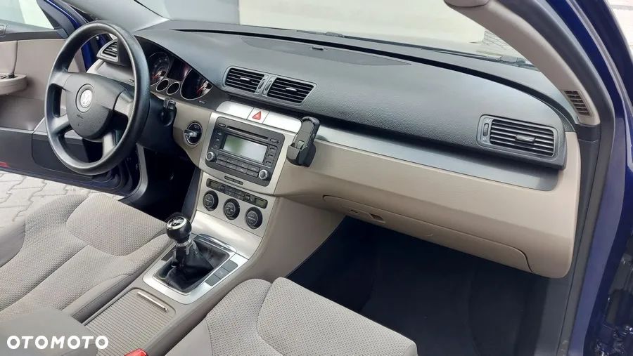 Volkswagen Passat 2.0 FSI Comfortline - 22