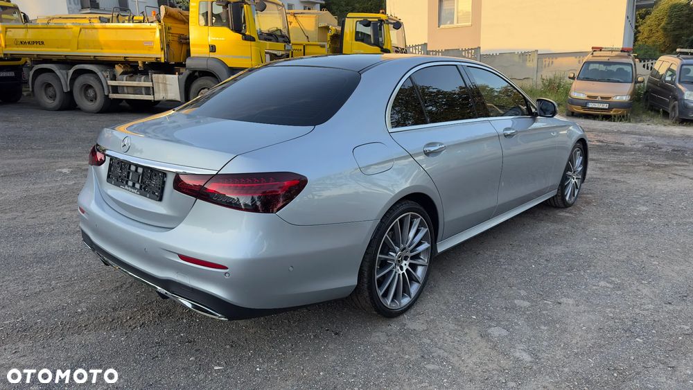 Mercedes-Benz Klasa E 300 d 4Matic 9G-TRONIC AMG Line - 7