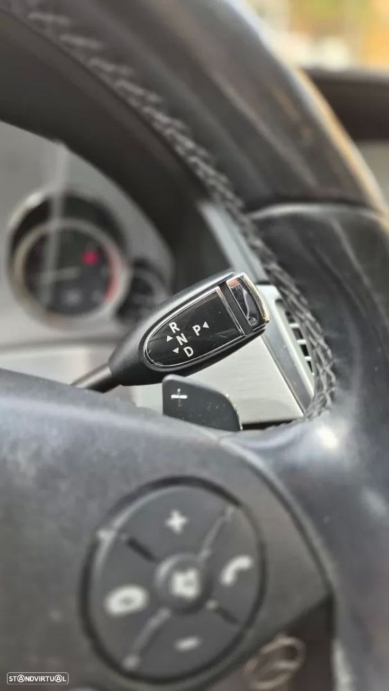 Mercedes-Benz E 220 BlueTEC Avantgarde Auto. - 11