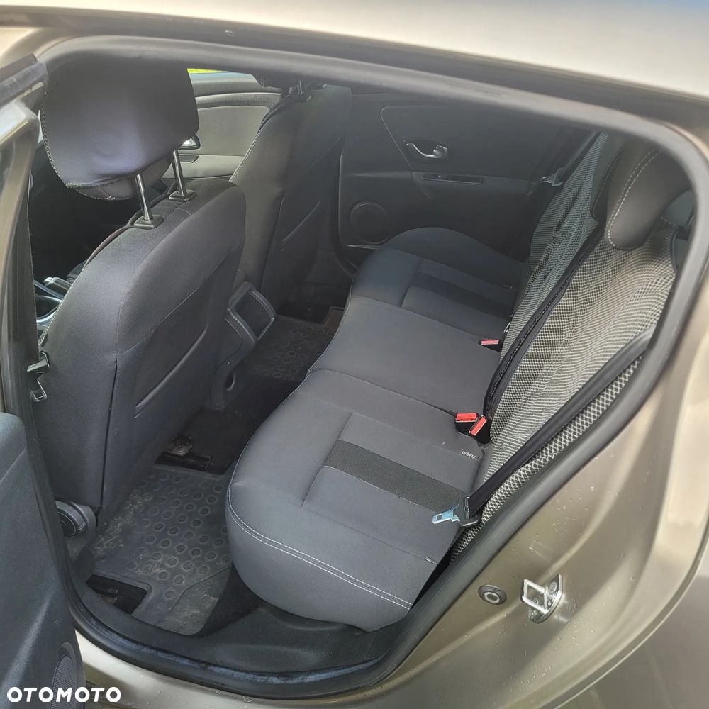 Renault Megane 1.6 16V Color Edition - 9