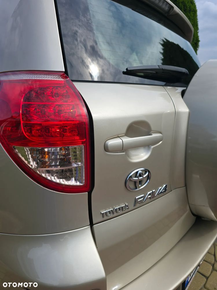 Toyota RAV4 2.0 VVT-i Sol - 8