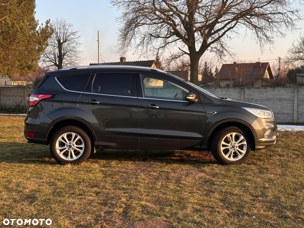 Ford Kuga 1.5 TDCi 2x4 Titanium - 3