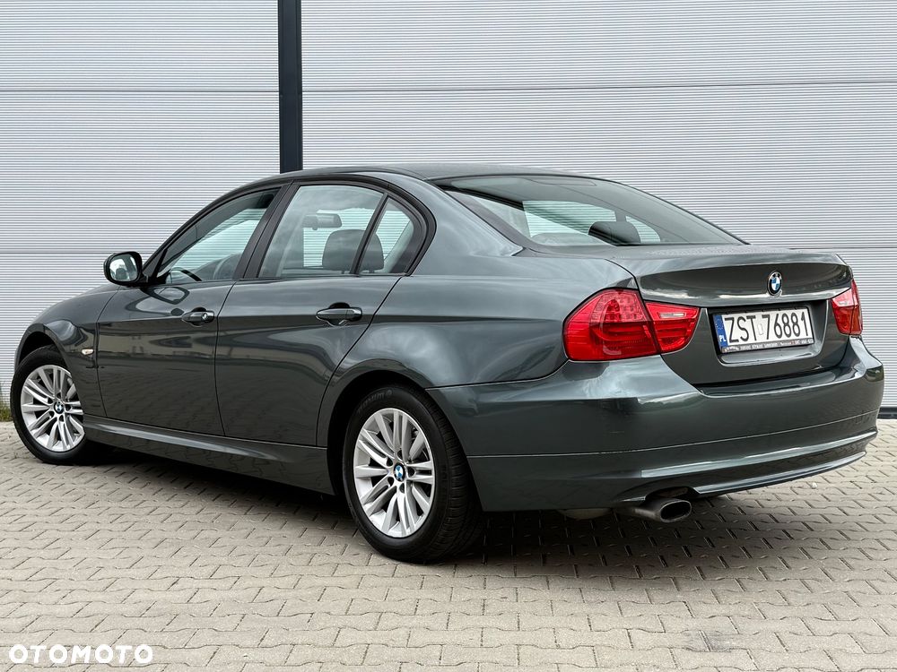 BMW Seria 3 320i Edition Sport - 14
