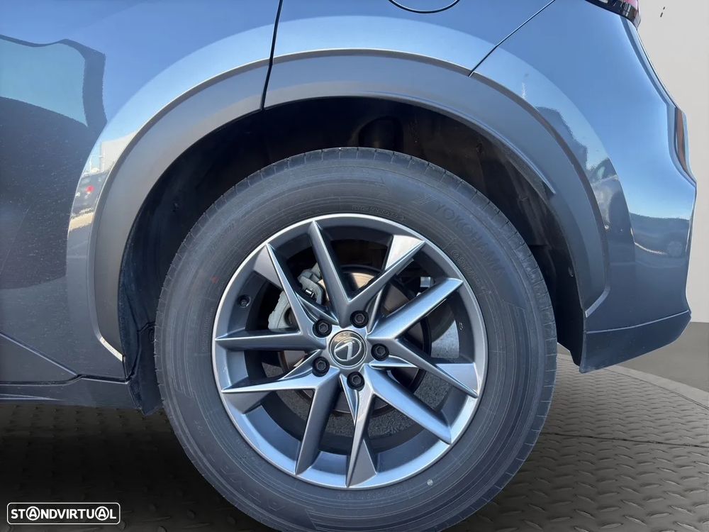 Lexus LBX Standard - 15