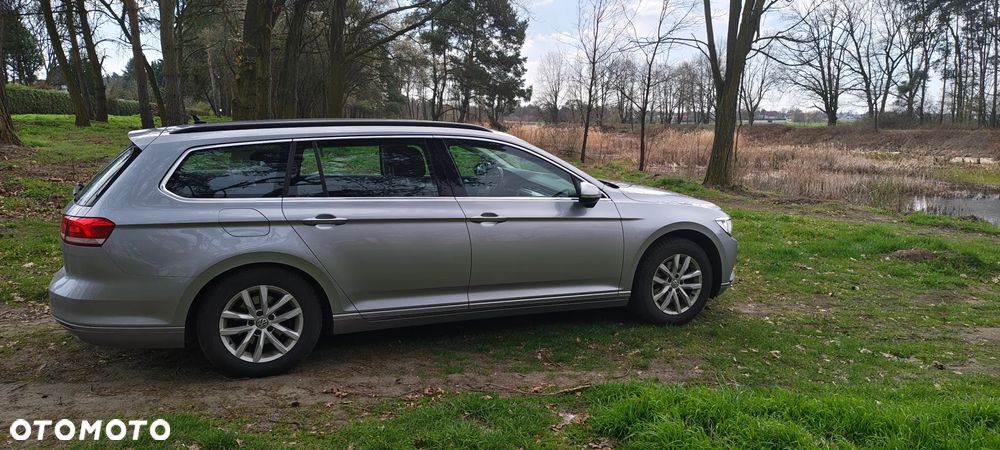 Volkswagen Passat 2.0 TDI (BlueMotion Technology) Comfortline - 4