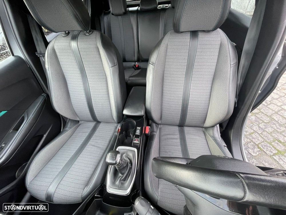 Peugeot 208 1.2 PureTech Allure - 10