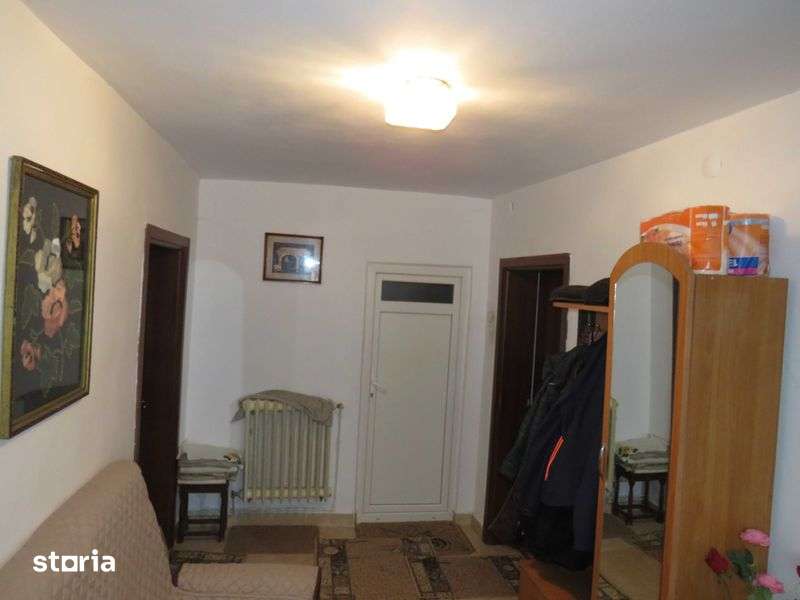 Casa 4 camere Tg-Jiu Gorj  zona Pandurasu - Imagine principală: 3/8