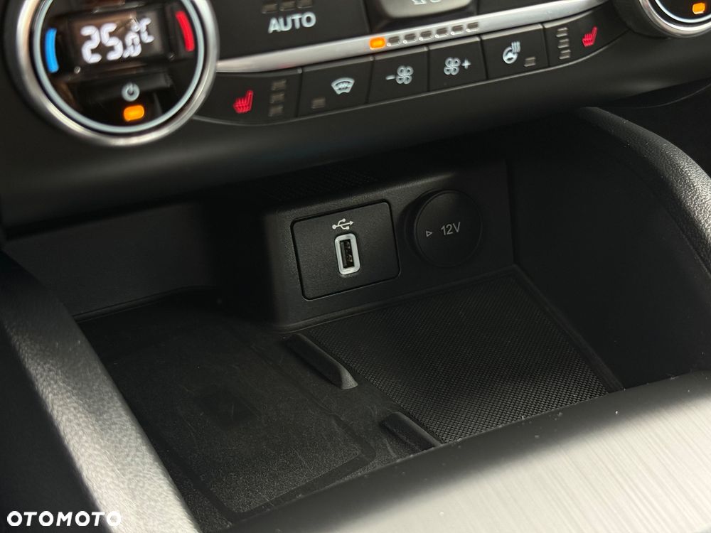 Ford Focus 1.0 EcoBoost Hybrid ST-LINE DESIGN - 23