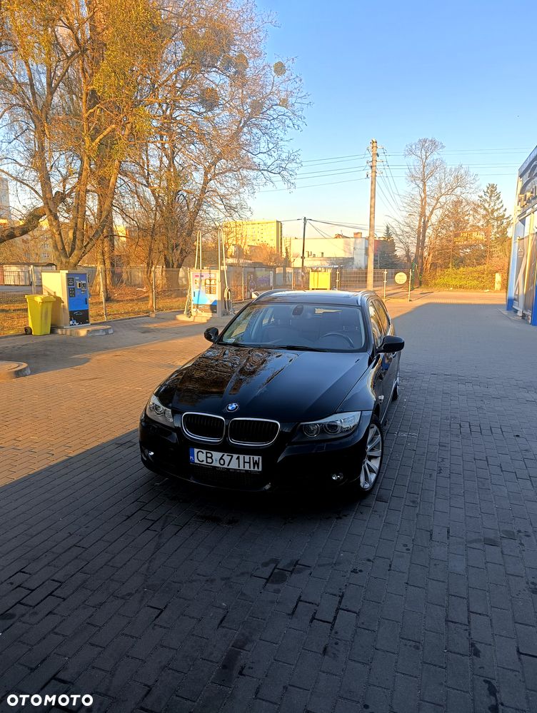 BMW Seria 3 325i xDrive - 1