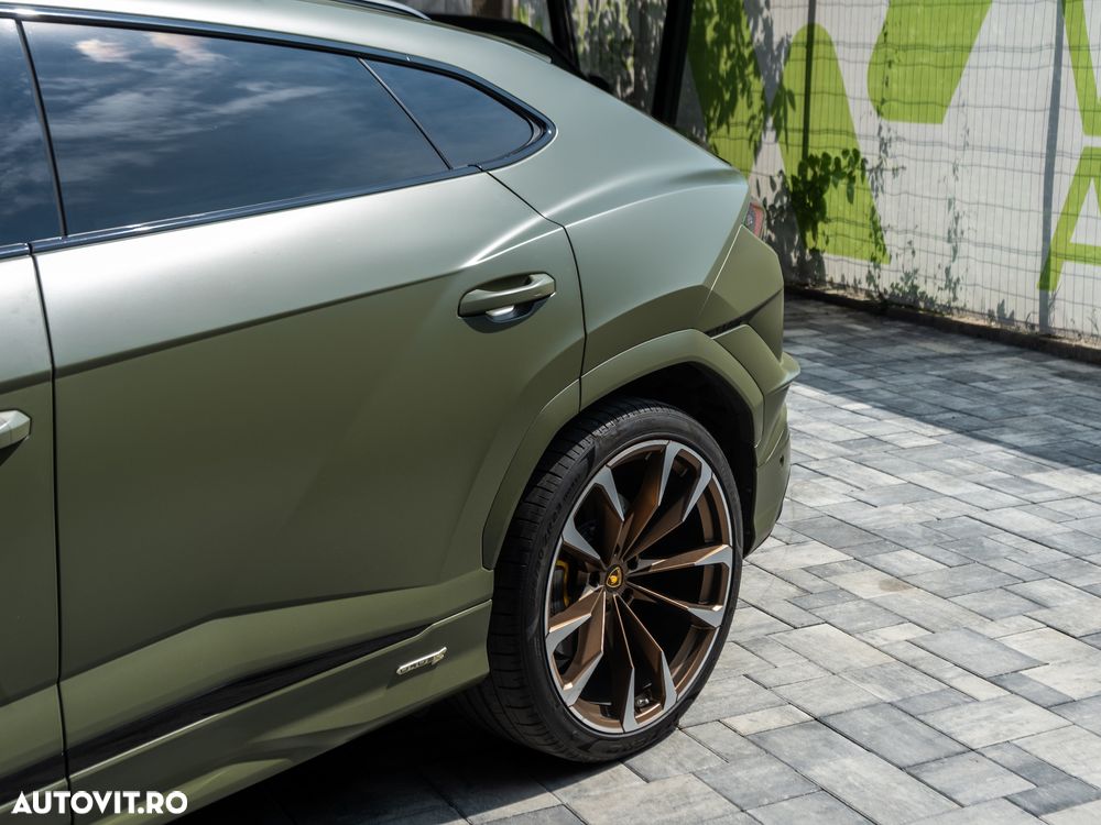 Lamborghini URUS - 10