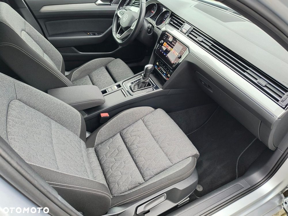 Volkswagen Passat - 15
