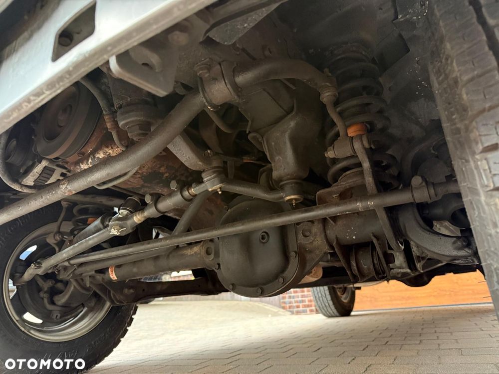 Jeep Cherokee - 29