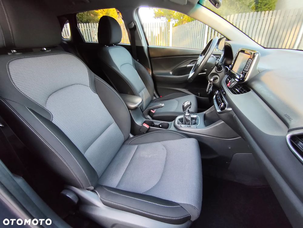 Hyundai i30 1.4 Intro Edition - 25