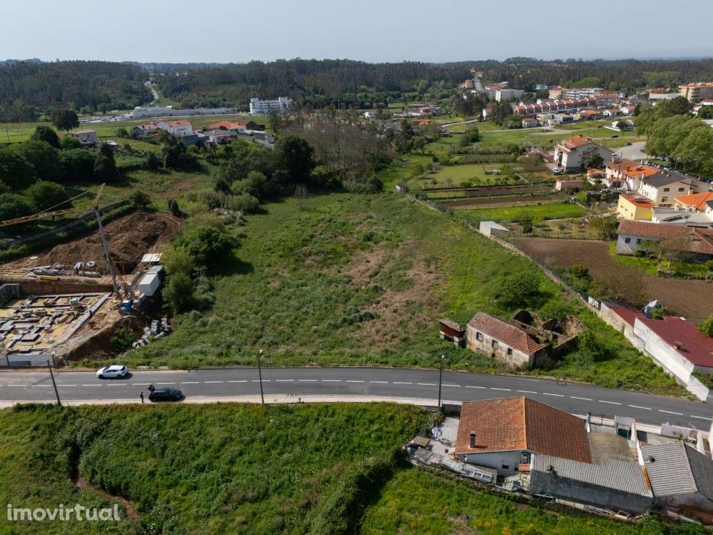 Terreno para construção multi familiar - Grande imagem: 2/8