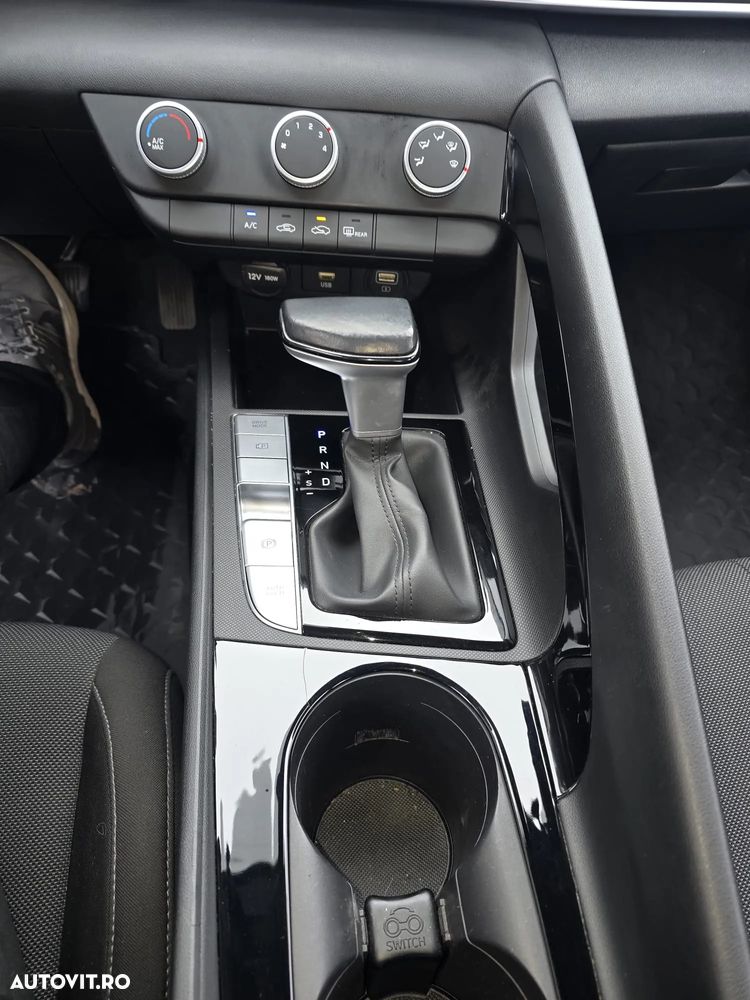 Hyundai Elantra 1.6 l 123 CP CVT Comfort - 9