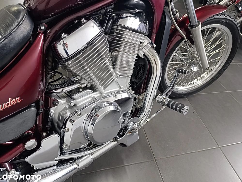 Suzuki Intruder - 18