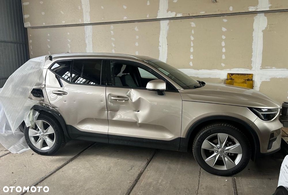 Volvo XC 40 T2 Plus Bright - 3