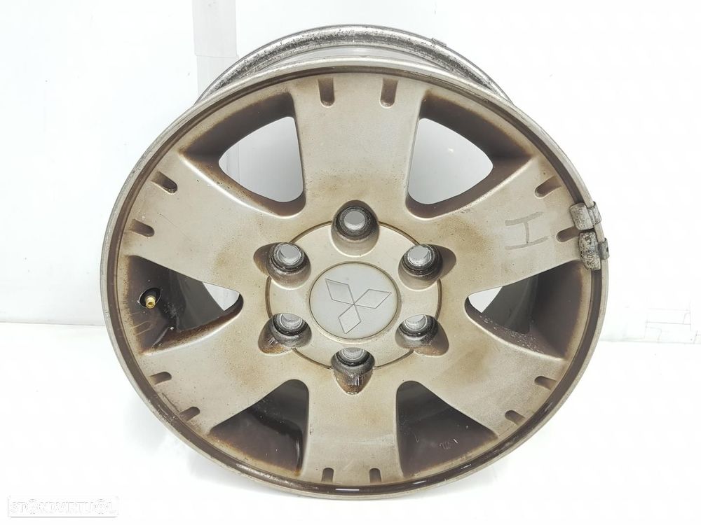 PNEU MITSUBISHI MONTERO V60V70 - 1