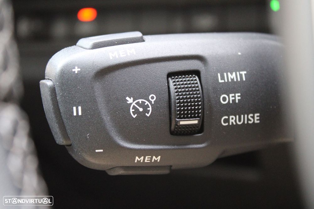 Peugeot 3008 PureTech 130 Stop & Start EAT6 Allure - 21