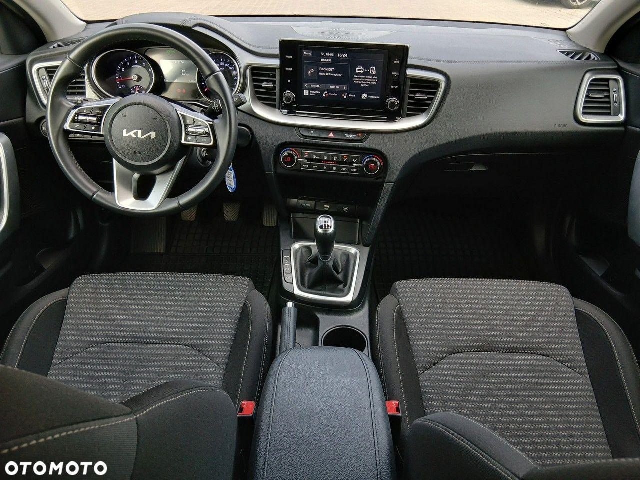 Kia Ceed - 13