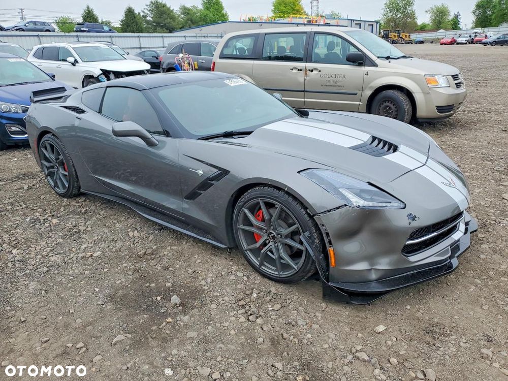 Chevrolet Corvette - 3