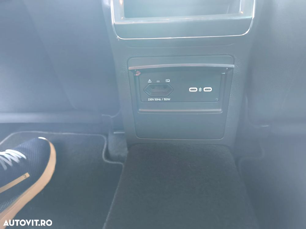 Skoda Superb Combi 2.0 TDI DSG Ambition - 15