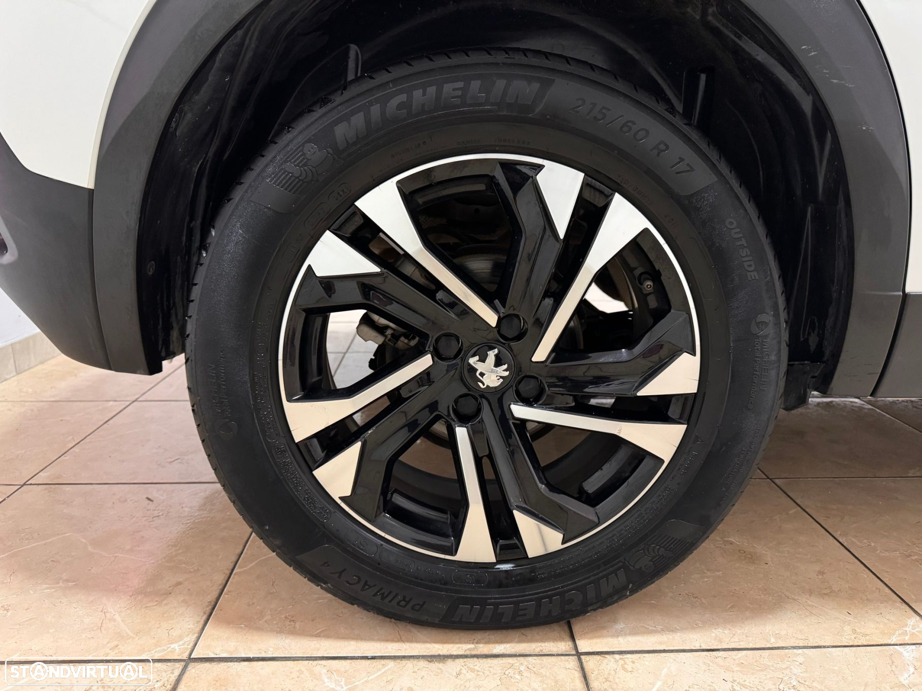 Peugeot 2008 1.2 PureTech Allure - 5