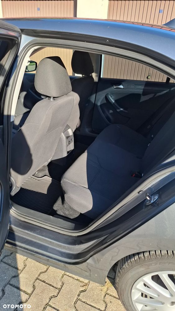 Volkswagen Jetta - 6