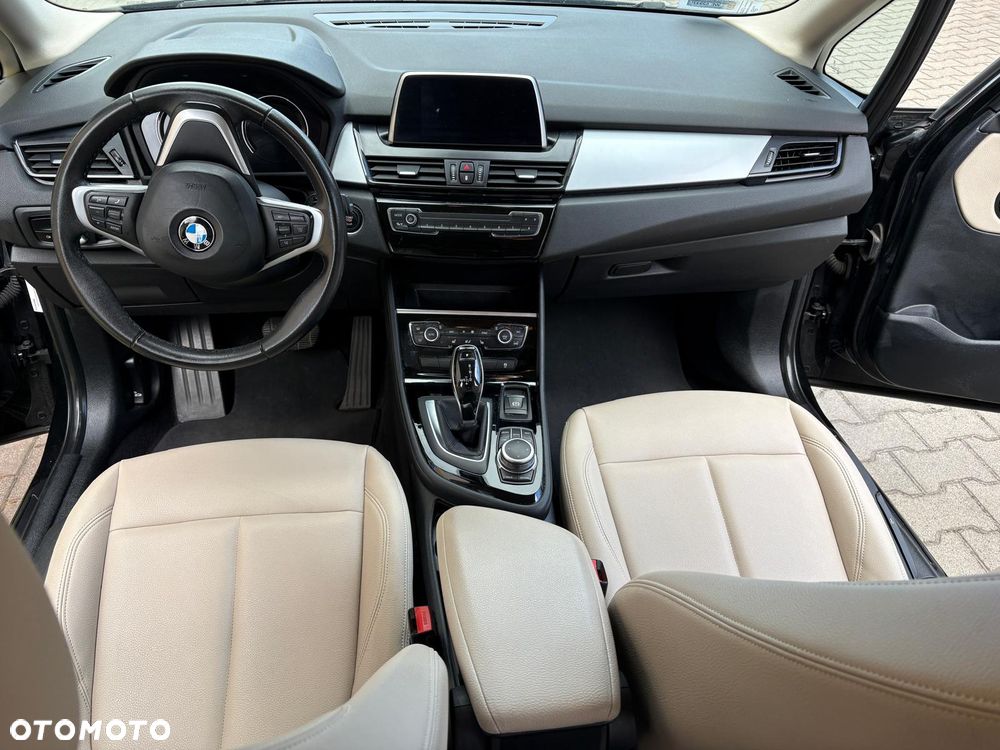BMW Seria 2 218i - 5