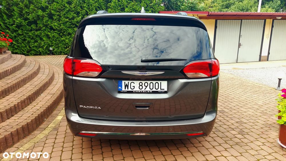 Chrysler Pacifica - 4