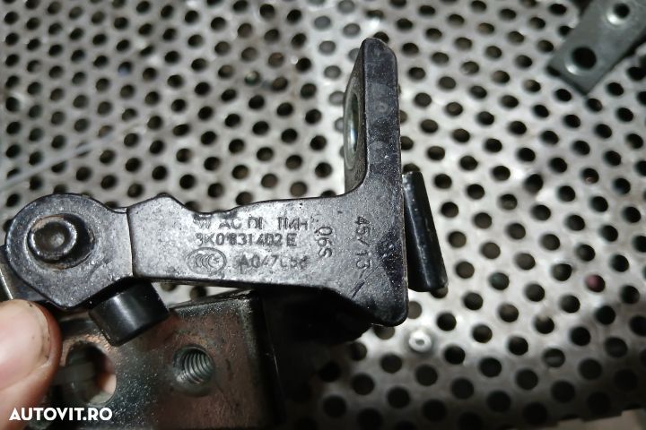 Balama inferioara usa spate dreapta 8K0831402E 8K0831402E Skoda Octav - 2