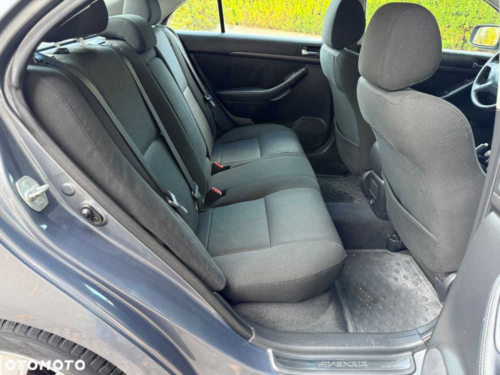 Toyota Avensis 2.0 VVT-i Prestige - 17