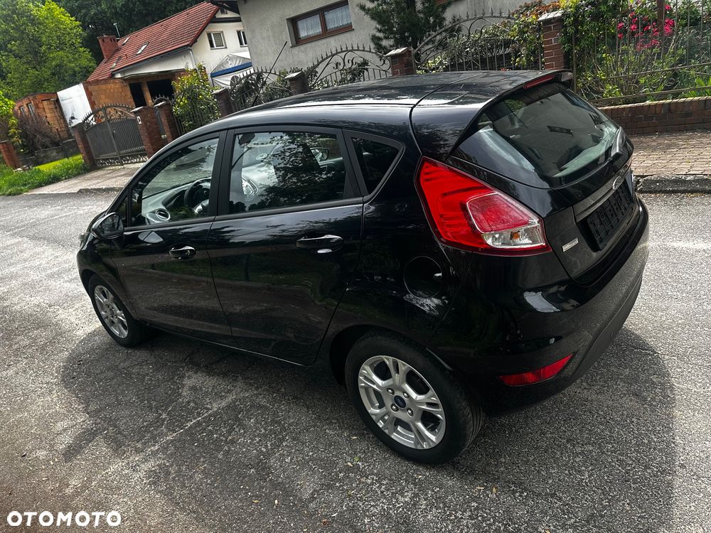 Ford Fiesta 1.0 Champions Edition - 11