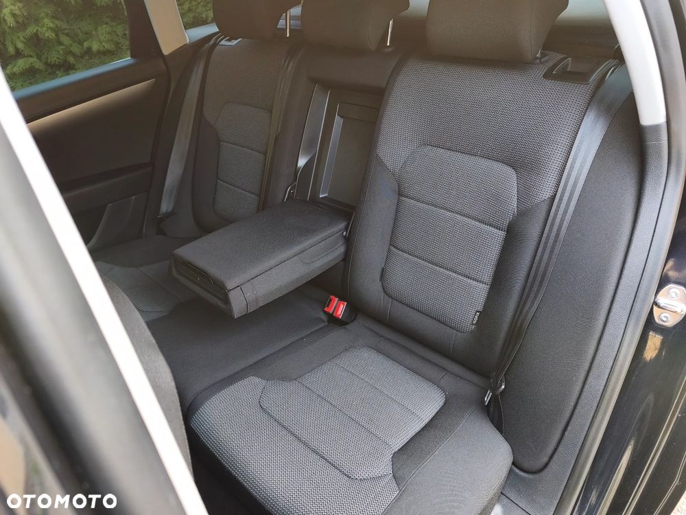 Volkswagen Passat 2.0 TDI Trendline - 35