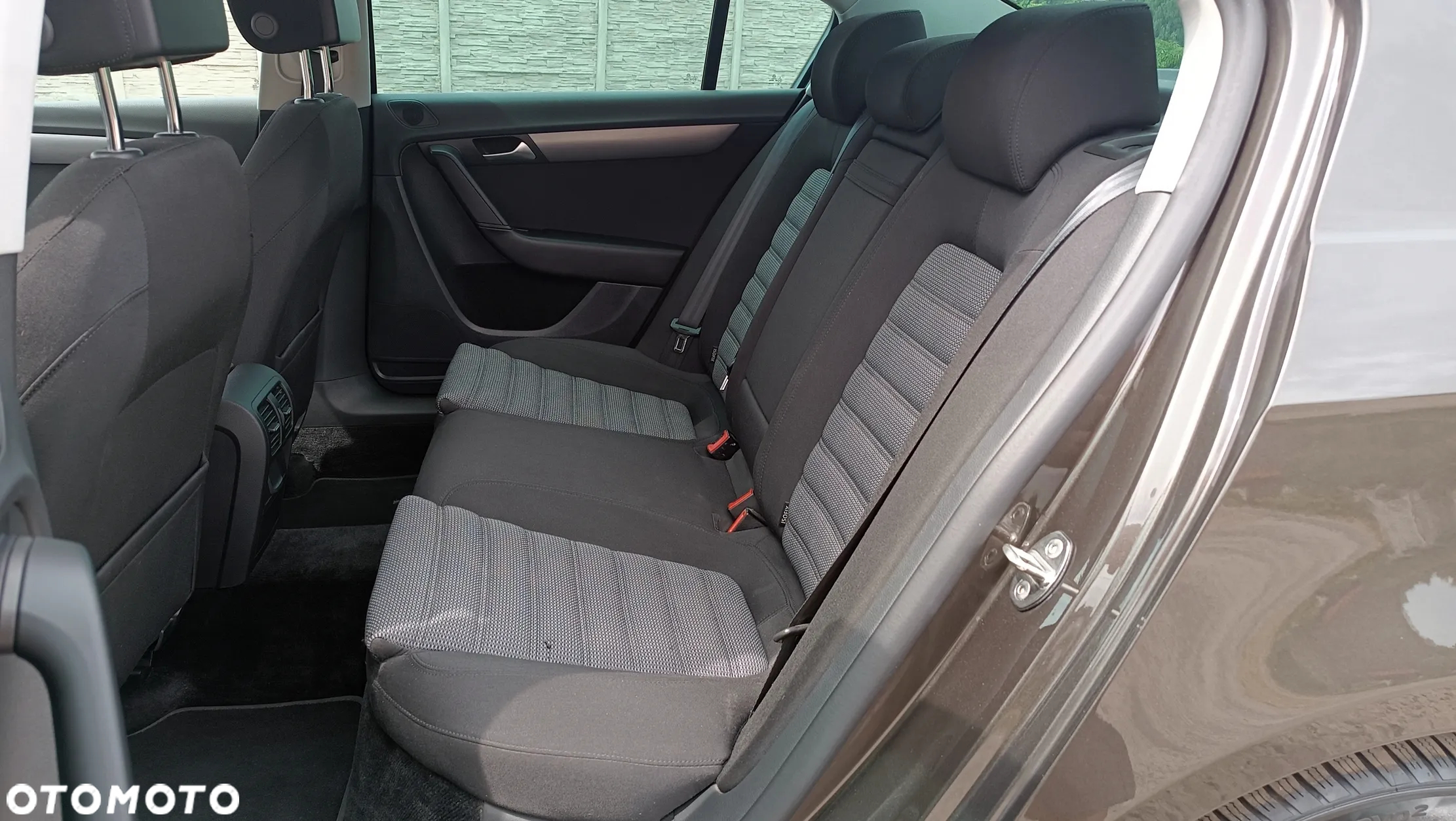 Volkswagen Passat 2.0 TDI Comfortline - 12
