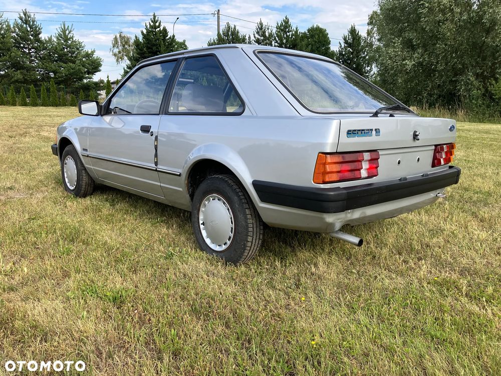 Ford Escort 1.1 L - 3