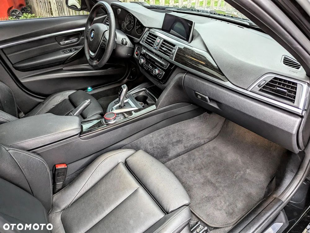 BMW Seria 3 330i xDrive Edition M Sport Shadow - 20