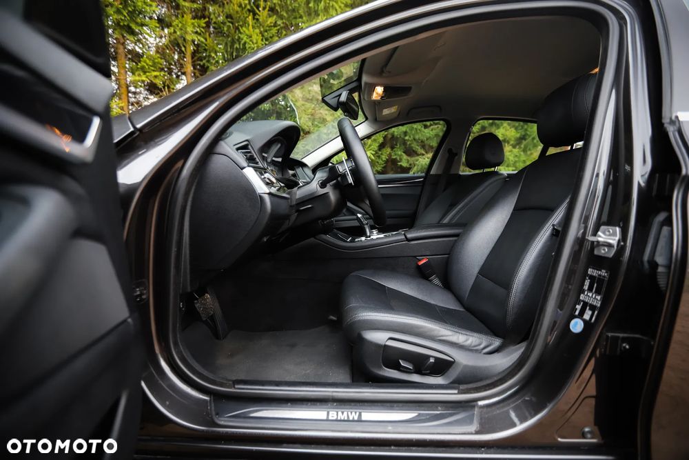BMW Seria 5 520d - 14