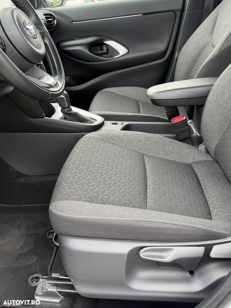 Toyota Yaris Cross 1.5 l CVT Active - 25
