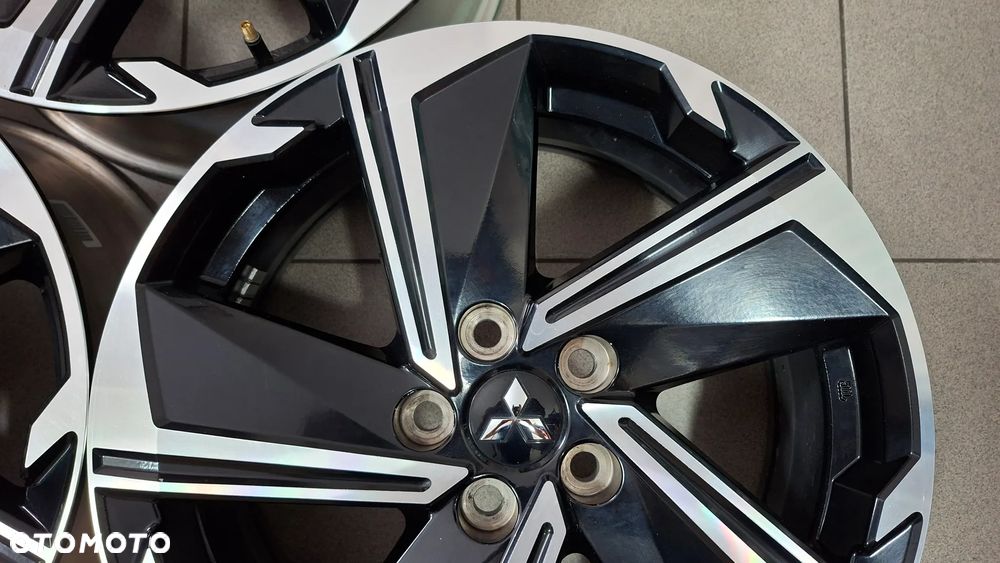 Felgi Aluminiowe 18 Mitsubishi Eclipse Cross 5x114.3 ET 38 - 7